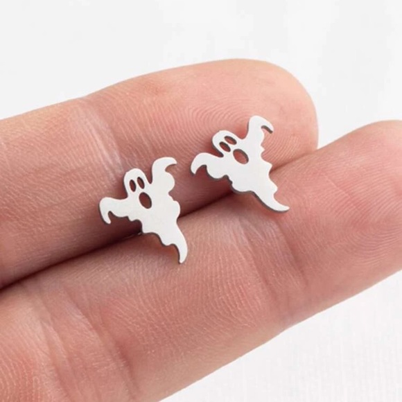 👻 Dainty Spooky Ghost Stud Earrings 👻 - Picture 2 of 4